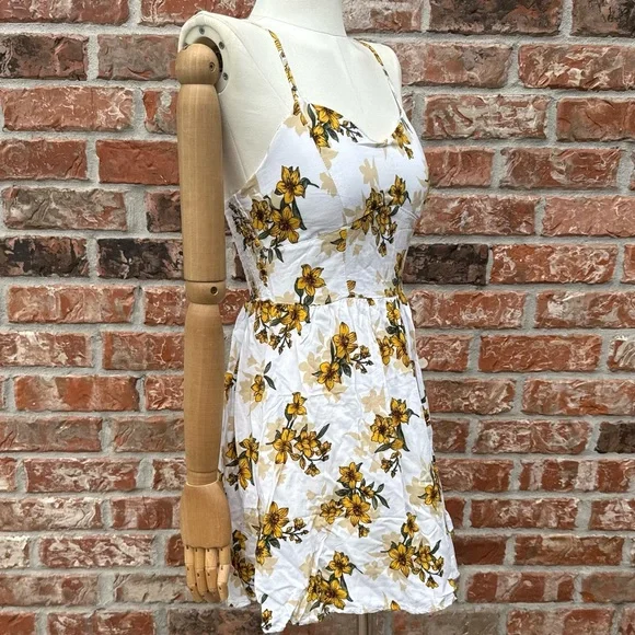 Vintage Y2K Brand White and Yellow Ditsy Floral Dress / S / Excellent condition - Picture 3 of 11